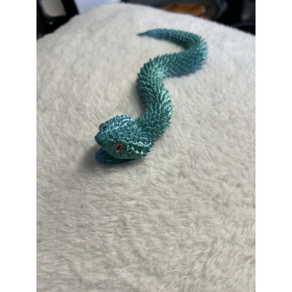 3D Printed Articulated Viper Snake. Fidget Toy. - Picture 3 of 7